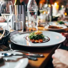 Gdzie zjeść w Nowym Sączu? Odkryj najlepsze restauracje i smaki