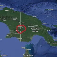 Mapa pokazuje, gdzie leży Papua Nowa Gwinea, z zaznaczonymi miastami i regionami, w tym Highland Papua.