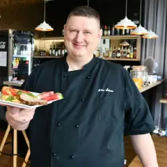Solec Zdrój gdzie zjeść? Odkryj najlepsze restauracje i kawiarnie