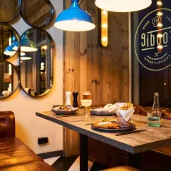 Gdzie zjeść w Nowym Targu? Odkryj najlepsze restauracje i dania
