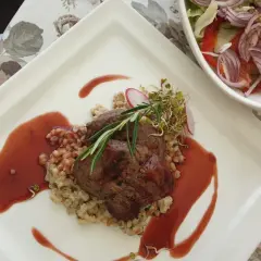 Gdzie zjeść w Zamościu? Najlepsze restauracje na każdą okazję