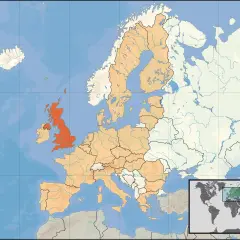 Mapa Europy z zaznaczoną Wielką Brytanią na pomarańczowo. Odpowiedź na pytanie: czy Wielka Brytania jest w Europie.
