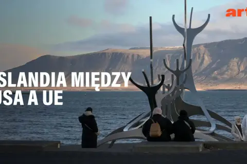 Islandia, choć geograficznie blisko Europy, ma złożone relacje z UE. Widok na rzeźbę i góry.