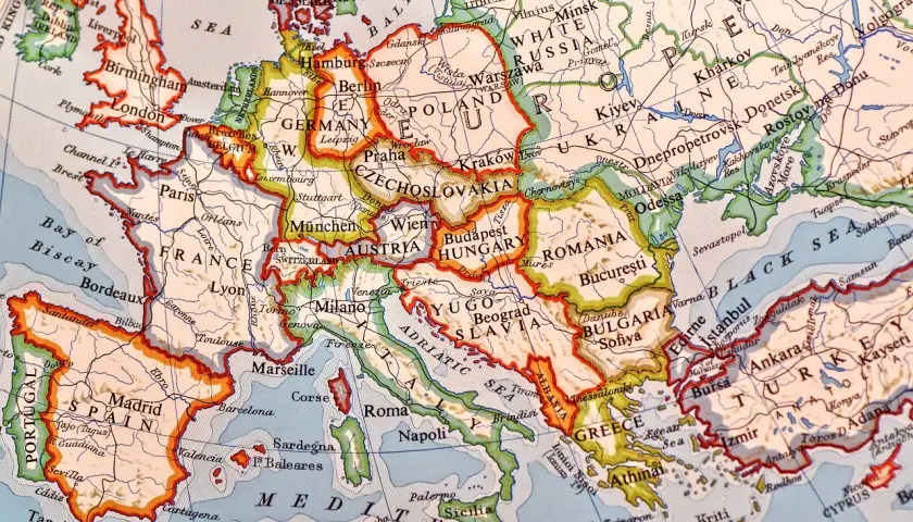 Mapa Europy z zaznaczoną Rumunią, krajem między Węgrami a Morzem Czarnym.