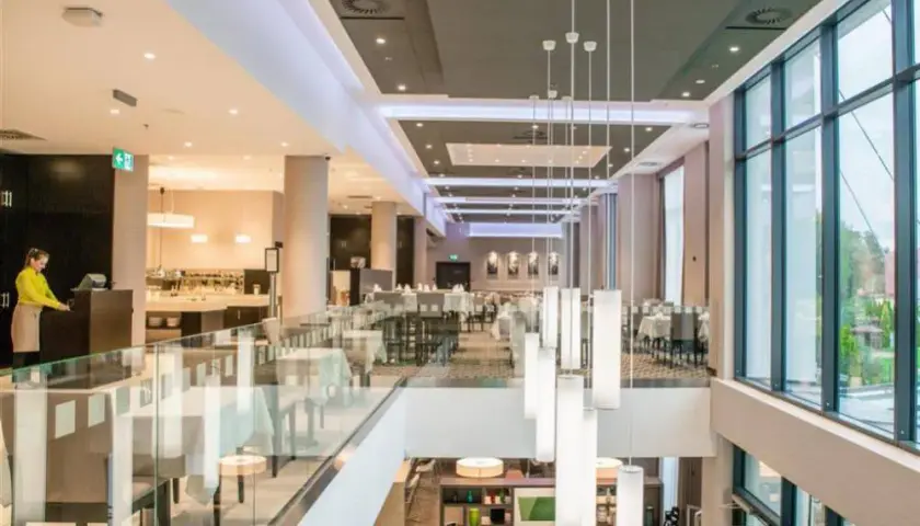 Gdzie zjeść w Ogrodzieńcu? Odkryj najlepsze lokale gastronomiczne