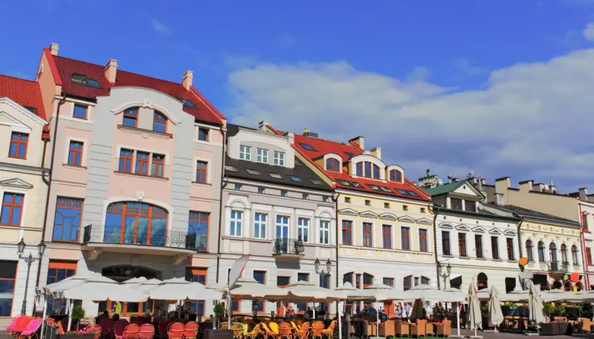 Gdzie zjeść w Rzeszowie? Odkryj najlepsze restauracje i smaki