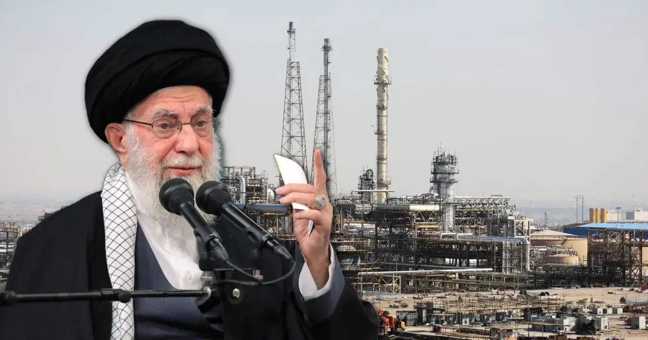 Ajatollah Chamenei przemawia na tle kompleksu przemysłowego, symbolizującego gospodarkę i **iran ludność**.