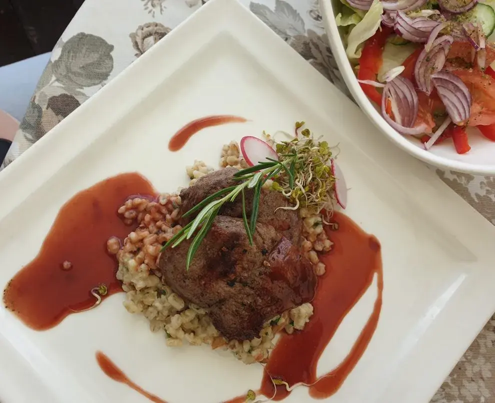 Gdzie zjeść w Zamościu? Najlepsze restauracje na każdą okazję