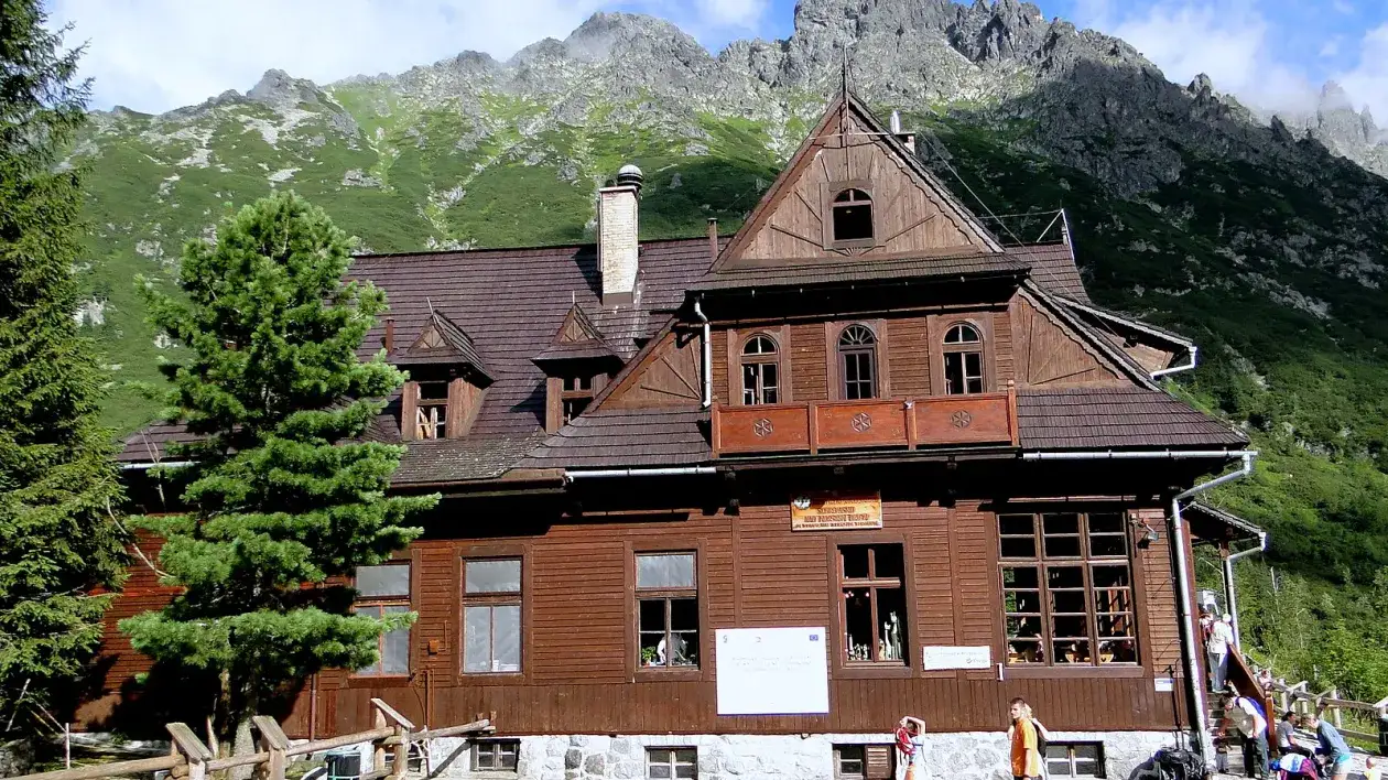Zdjęcie Ile kosztuje nocleg w schronisku? Ceny w Tatrach i Karkonoszach
