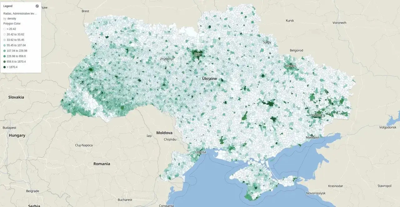 Mapa gęstości zaludnienia Ukrainy. Najwięcej osób mieszka w okolicach Kijowa i w zachodnich regionach.