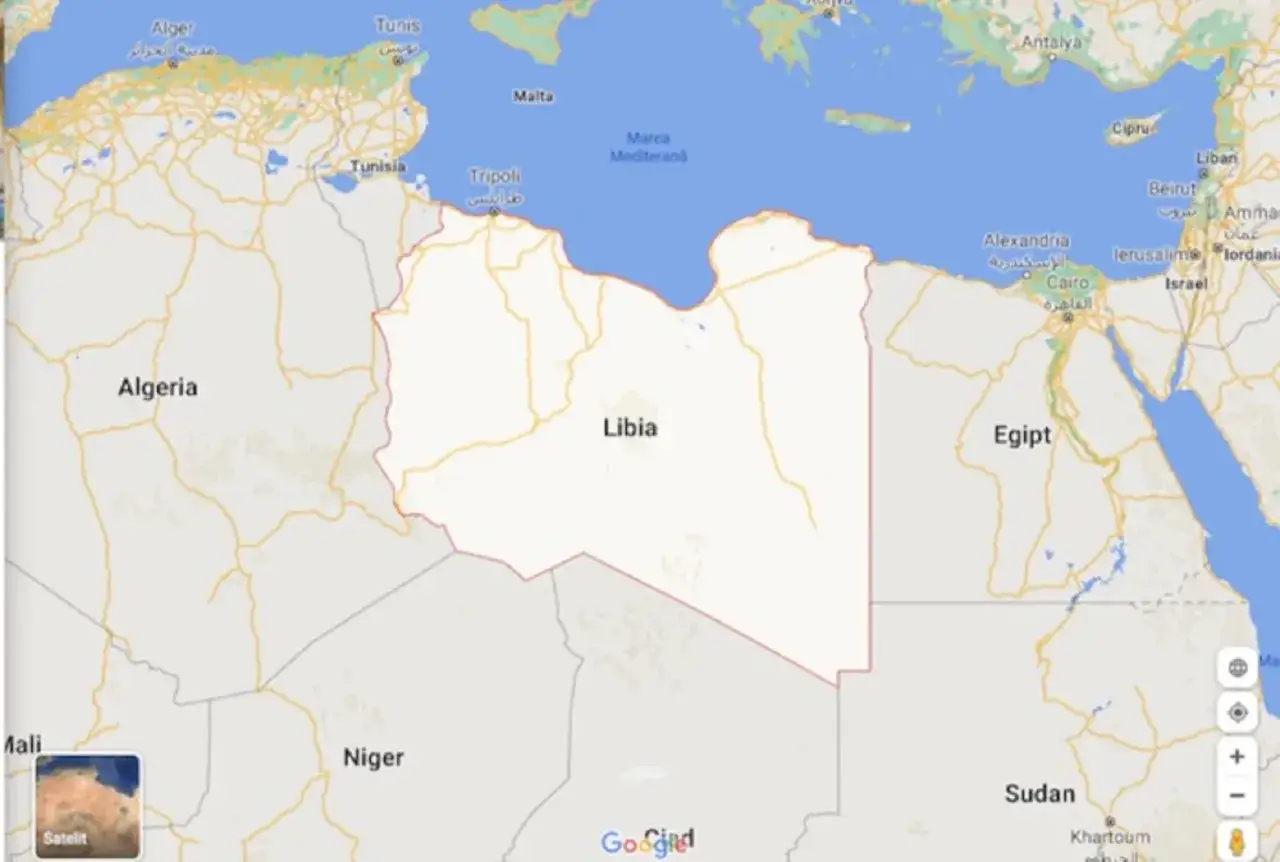 Mapa Libii, państwo z Trypolisem, otoczone przez Algierię, Egipt, Niger i Morze Śródziemne.
