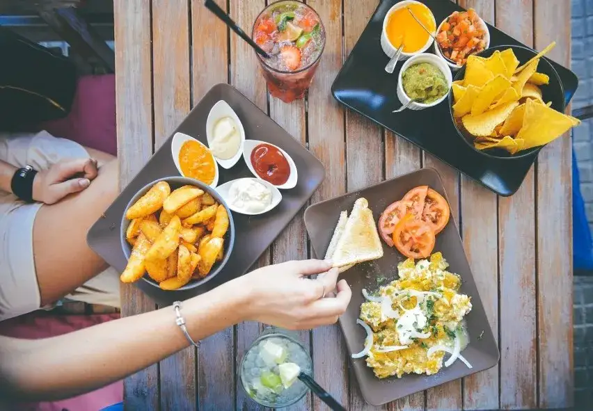 Zdjęcie Gdzie zjeść w Radomiu? Odkryj najlepsze restauracje i smaki